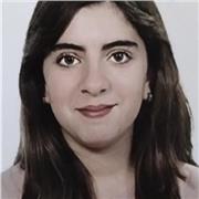 Profesora de inglés, euskera y castellano imparte clases a niños de todas las edades